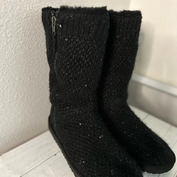 UGG Black Sparkly Knit Boots Sz 6 - Picture 2 of 6